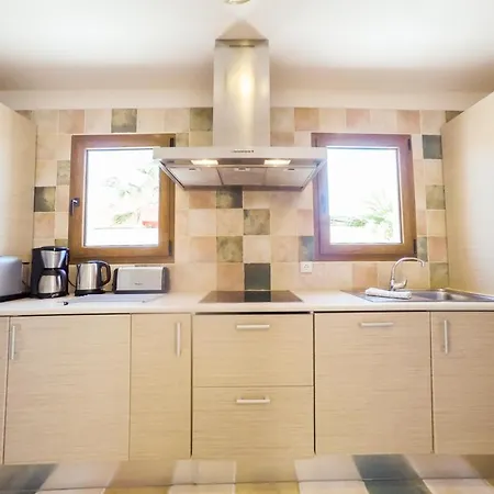 Vila Senorio Del Castillo - Private Heated Pool *